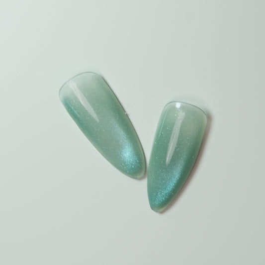 10 Jade Whisper, Cosmos Cat Eye Gel