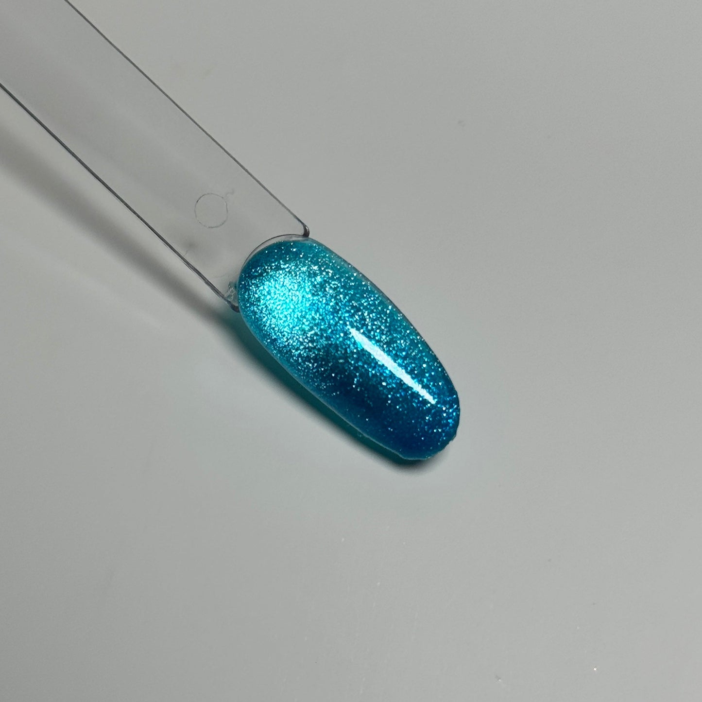 Sparkling cat eye gel 04 Electric Lagoon