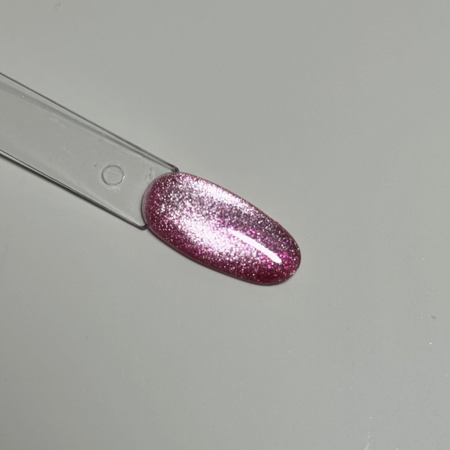 Sparkling cat eye gel 05 Rosy Glimmer